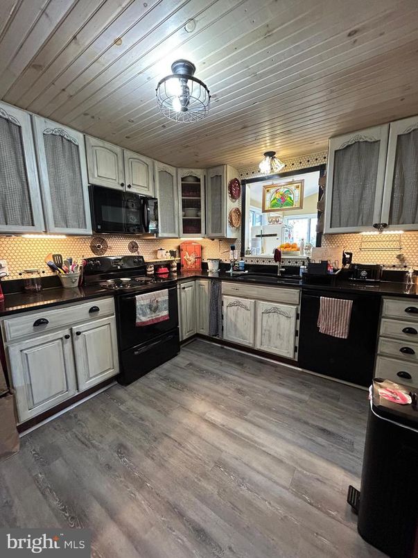 Interior, Kitchen, Wood Texture Flooring