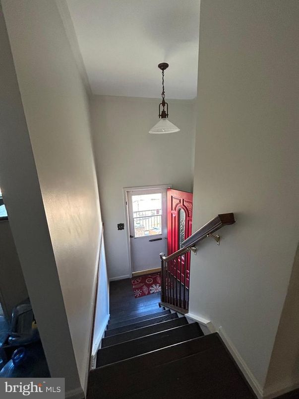 Interior, Pendant Lights, Wood Texture Flooring