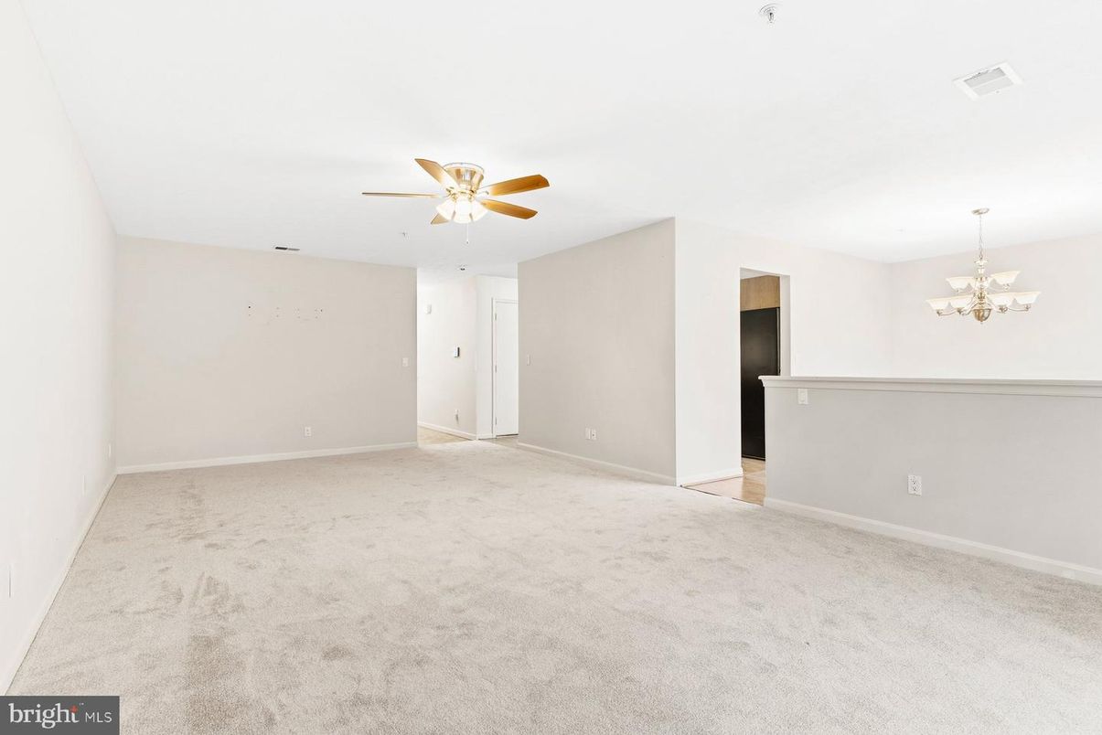 Chandelier, Empty room, Interior