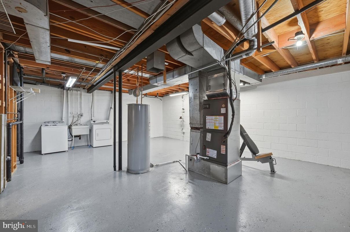 Interior, Stone Walls, Washer, Wooden Beams