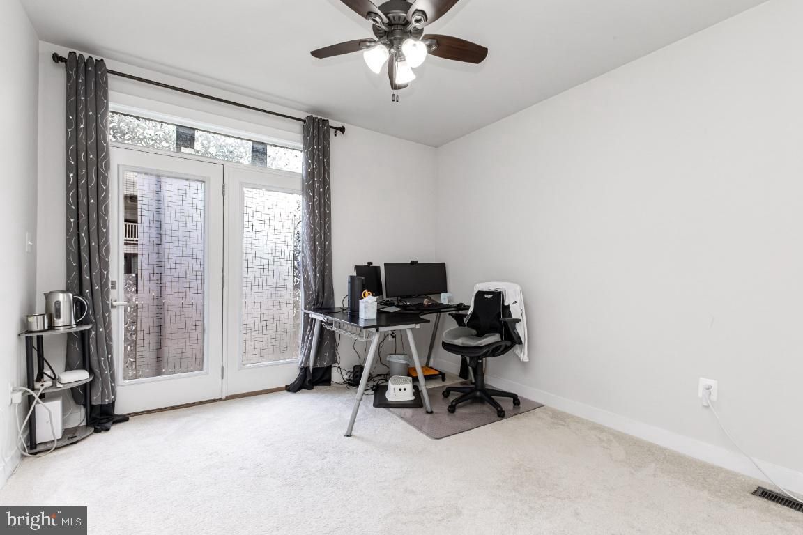 Home Office, Interior