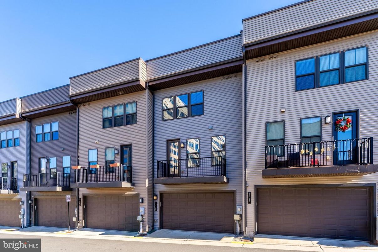 Attached, Exterior, Facade, Brick Facade, Rowhouse