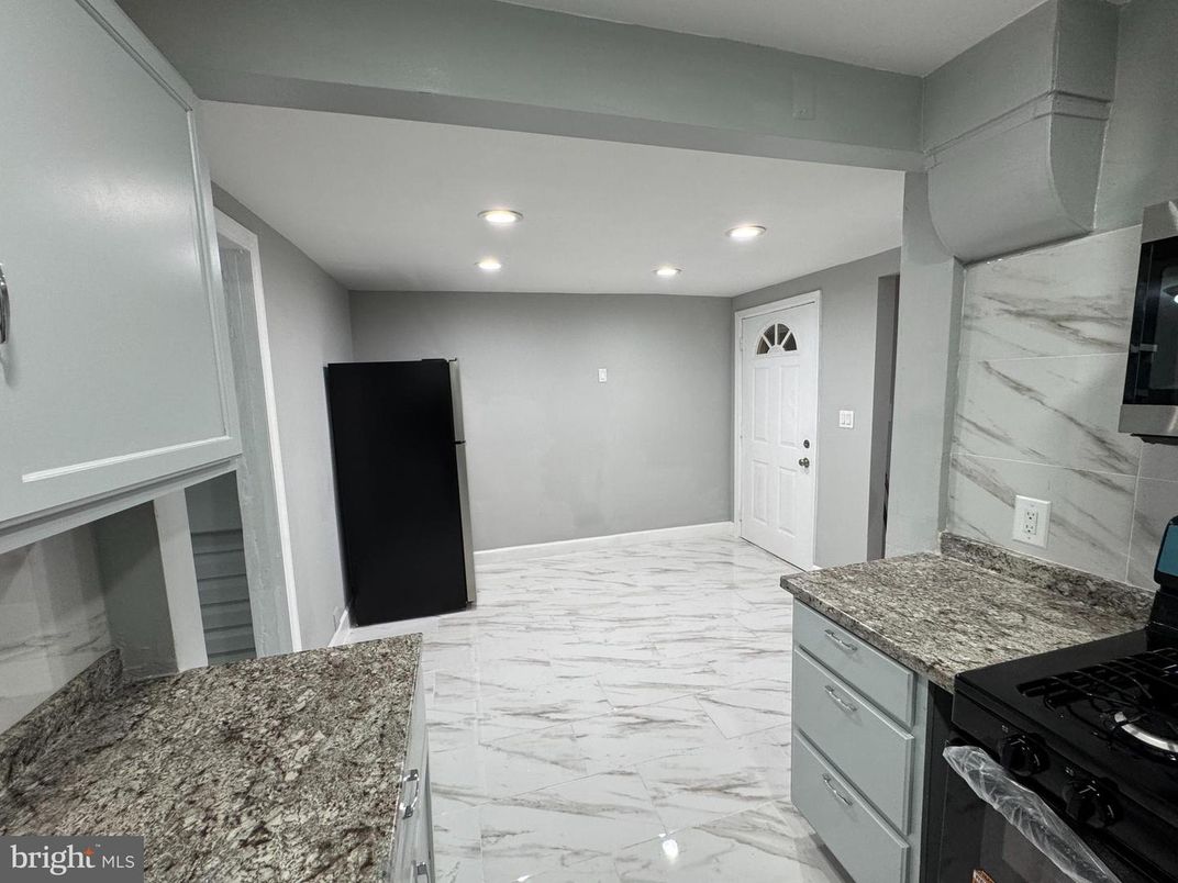 Interior, Kitchen, Marble, Marble Walls, Recessed Lighting