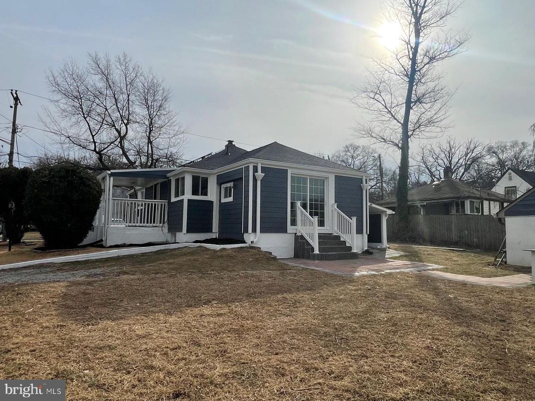 Backyard, Exterior, Facade, Cape Cod