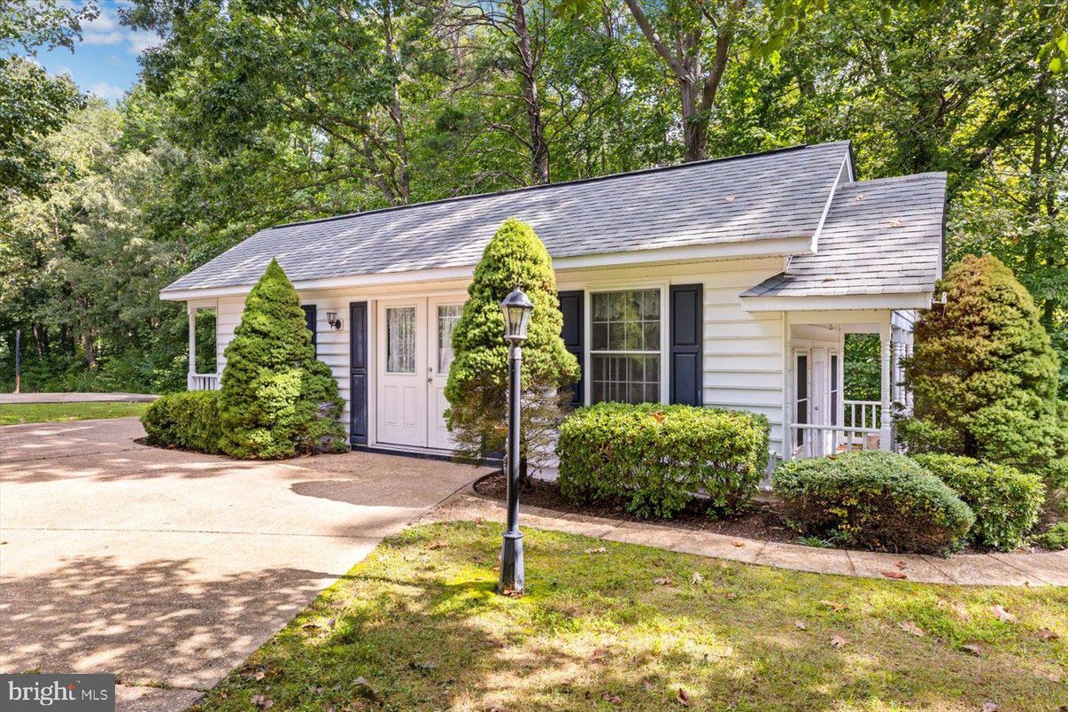 Exterior, Facade, Cape Cod