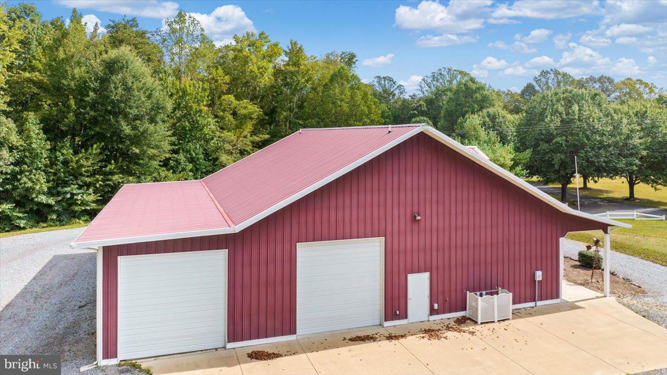 Detached Garage, Exterior