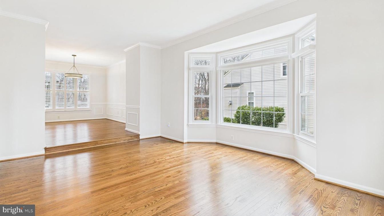 Empty room, Interior, Pendant Lights, Wood Texture Flooring
