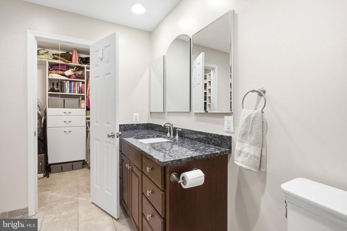 Bathroom, Interior, Recessed Lighting