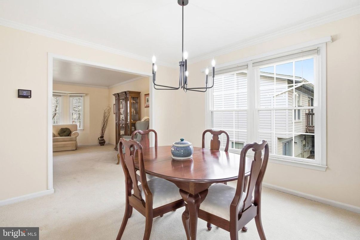 Chandelier, Dining room, Interior