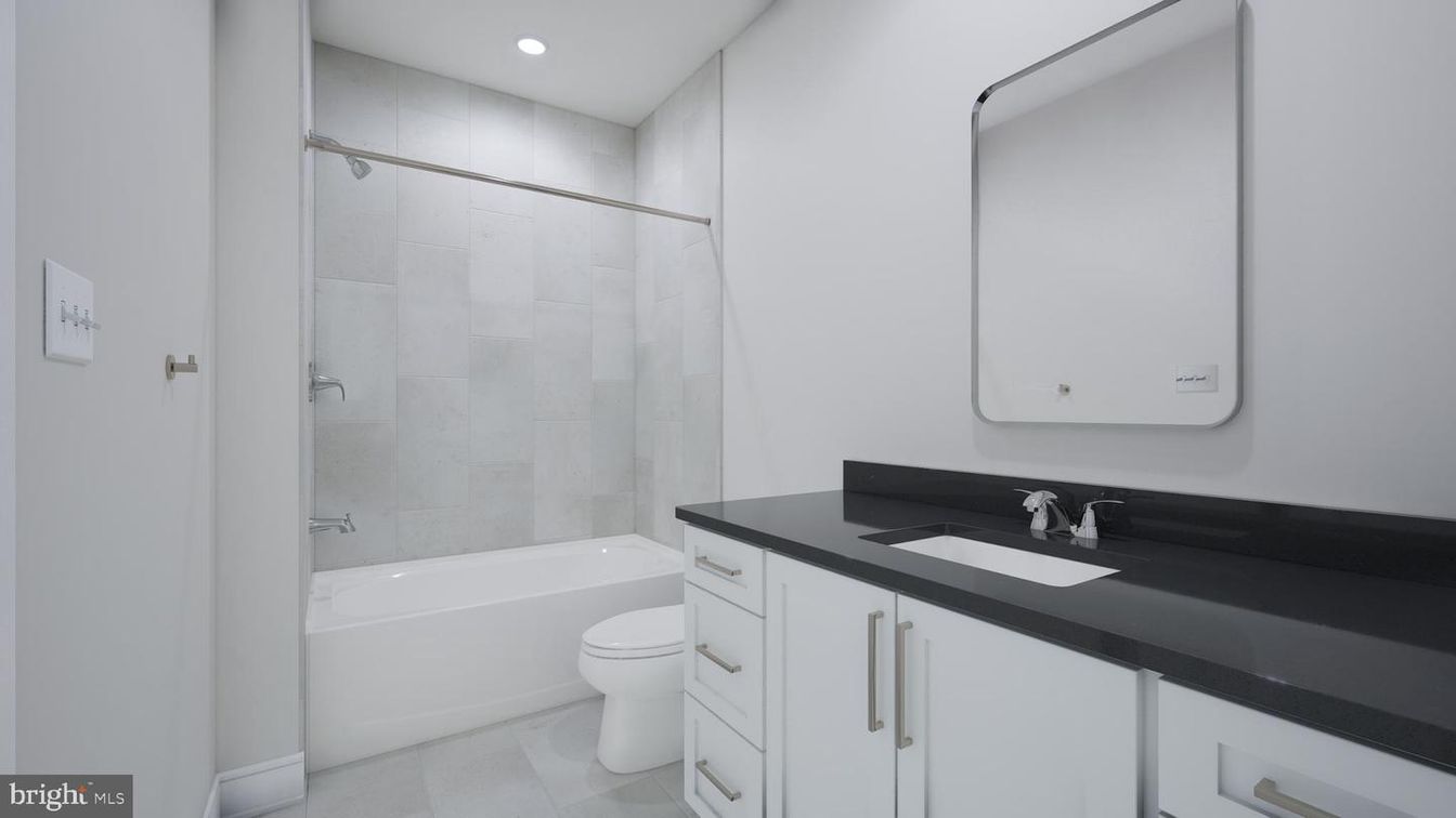 Bathroom, Interior, Recessed Lighting