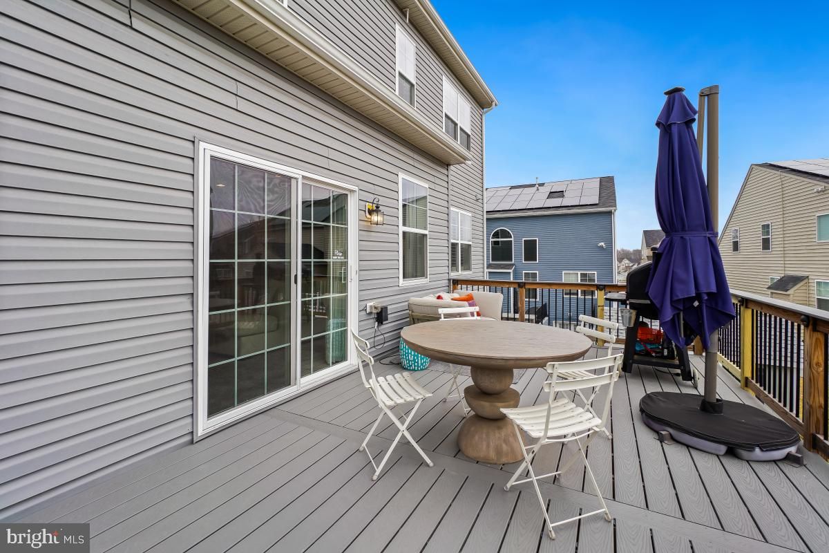 Exterior, Solar Panels