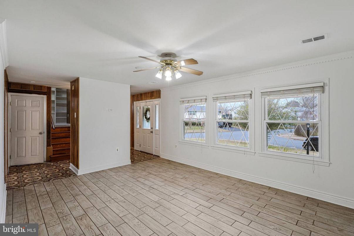 Empty room, Interior, Wood Texture Flooring, Wooden Walls