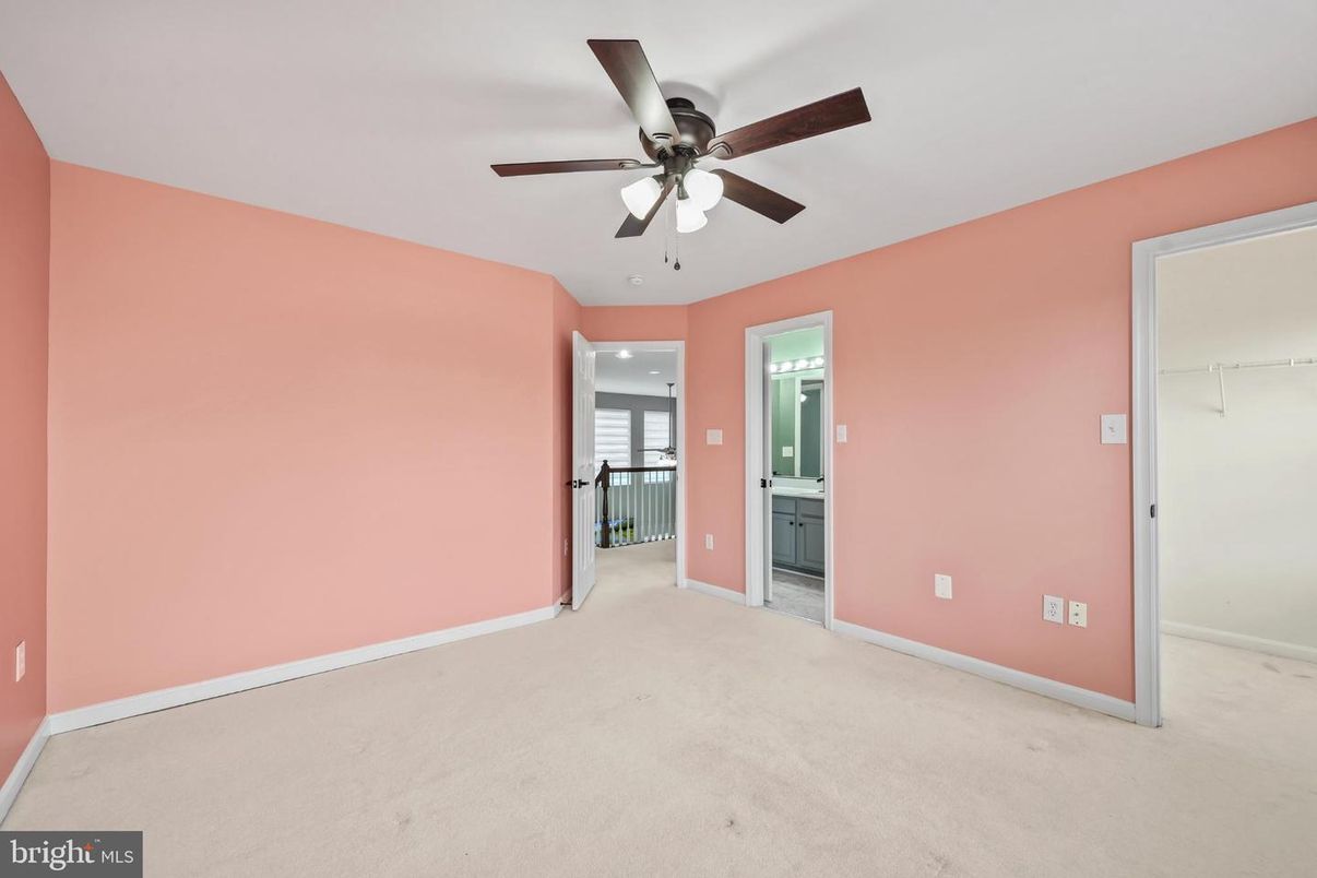 Bathroom, Empty room, Interior, Recessed Lighting
