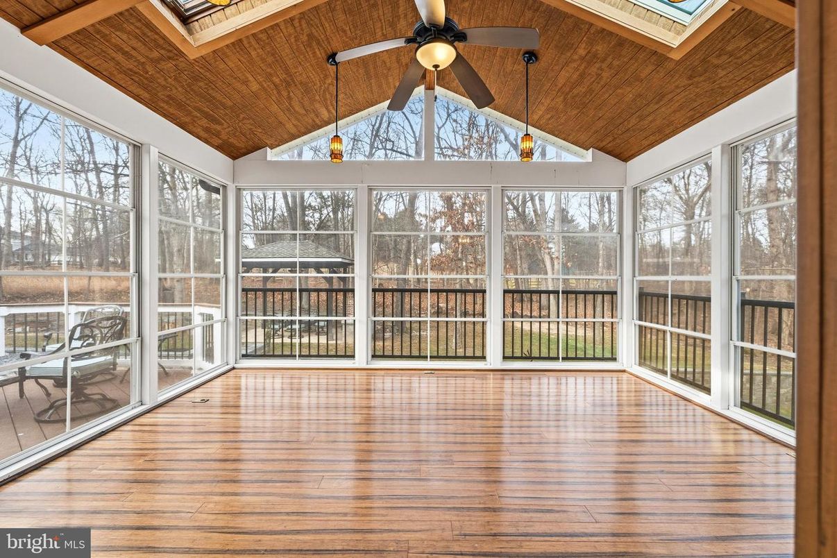 Interior, Sun Room, Wooden Ceilings, Wood Texture Flooring