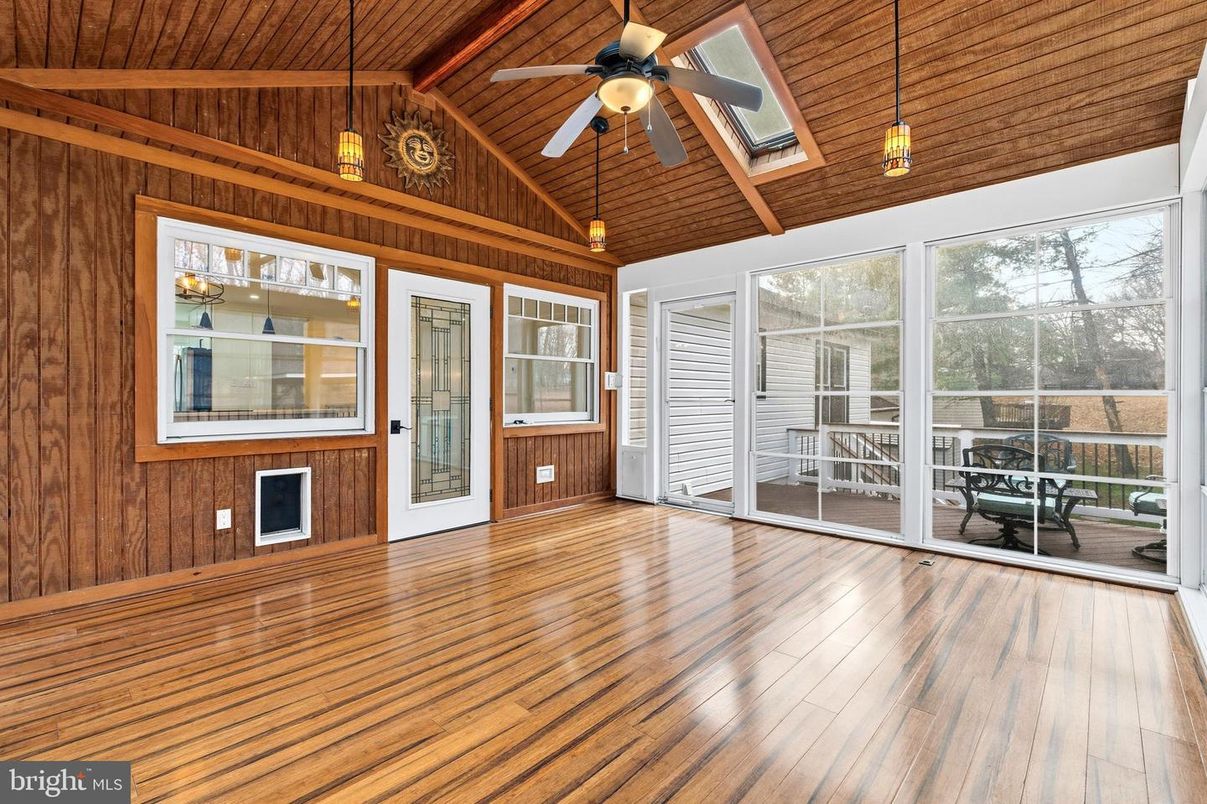 Empty room, Interior, Pendant Lights, Wooden Beams, Wooden Ceilings, Wood Texture Flooring, Wooden Walls