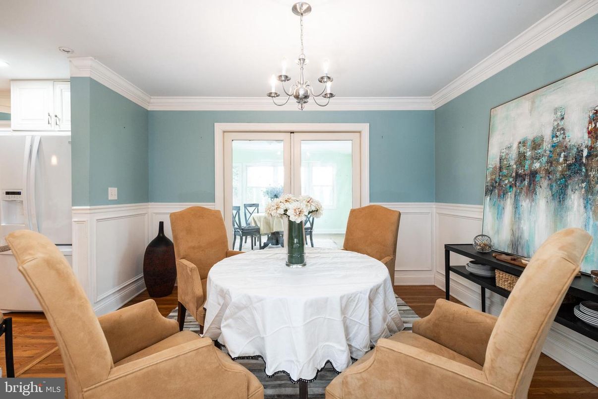 Chandelier, Dining room, Interior, Wood Texture Flooring