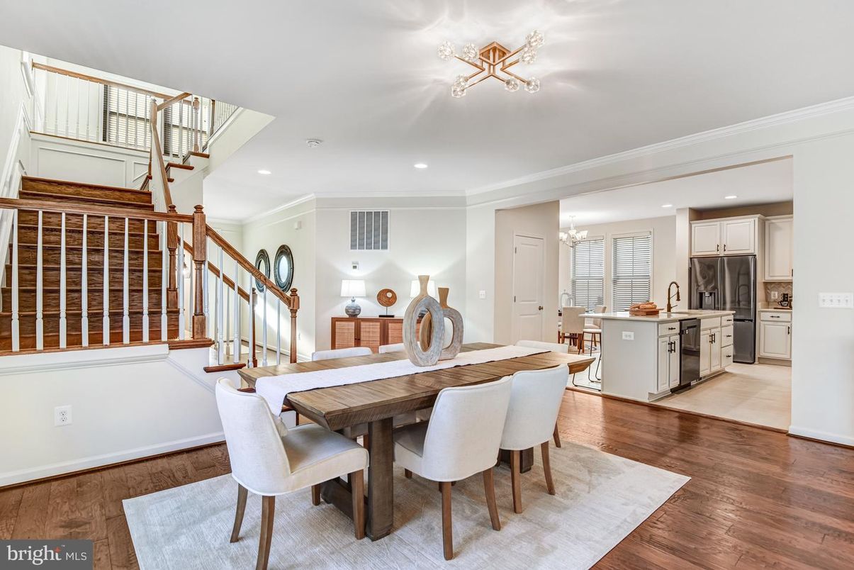 Chandelier, Dining room, Interior, Kitchen, Recessed Lighting, Wood Texture Flooring