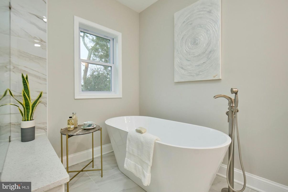 Bathroom, Free Standing Baths, Interior, Marble, Marble Walls