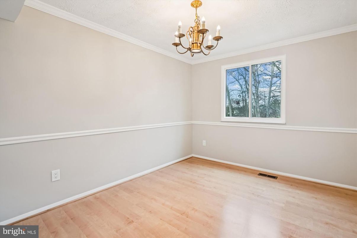Chandelier, Empty room, Interior, Wood Texture Flooring