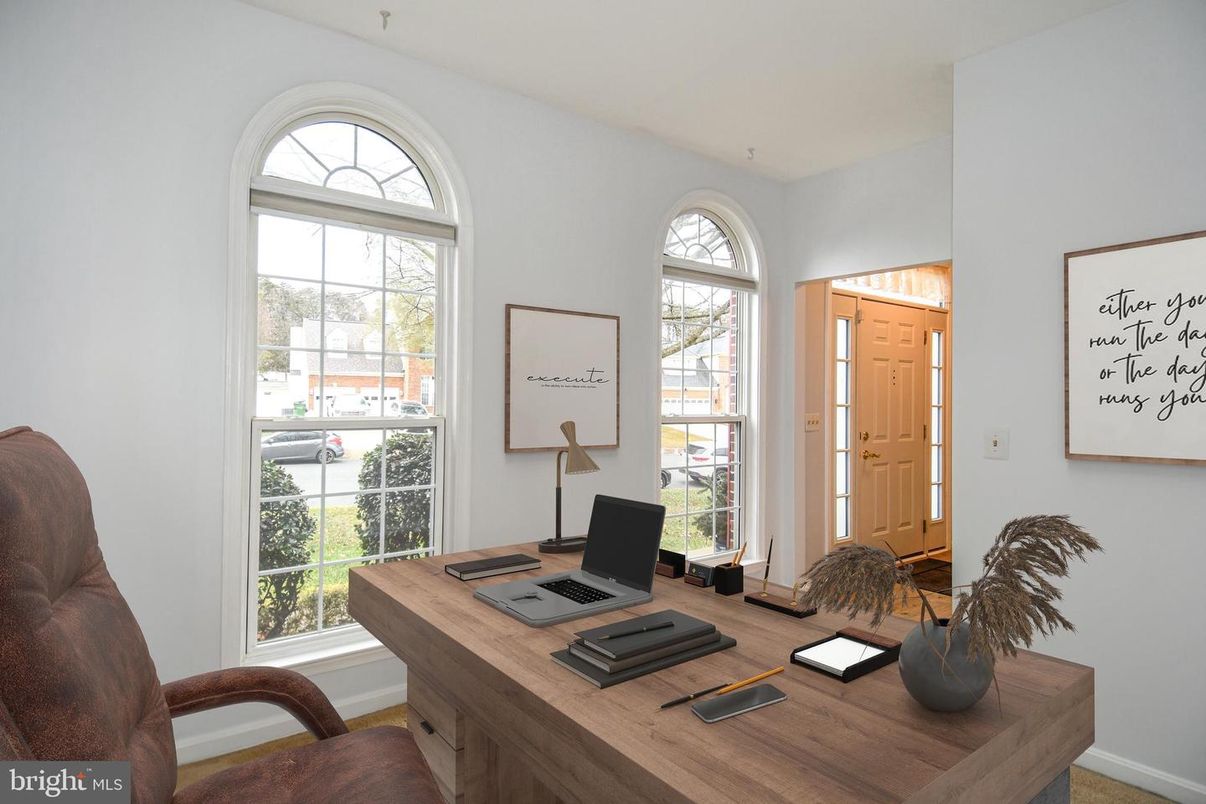 Home Office, Interior