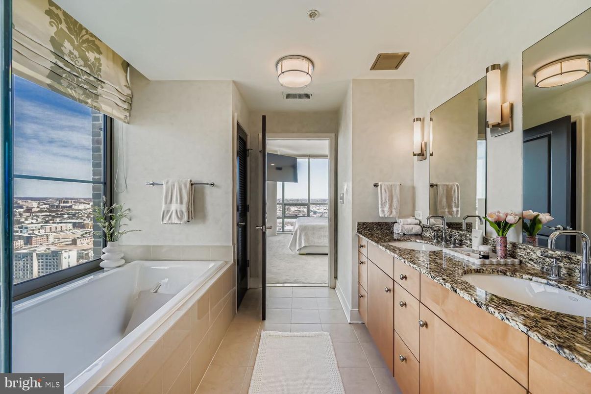 Bathroom, Dual Sink Vanities, Interior