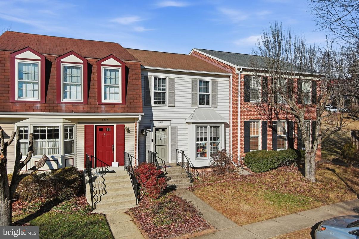 Exterior, Facade, Georgian