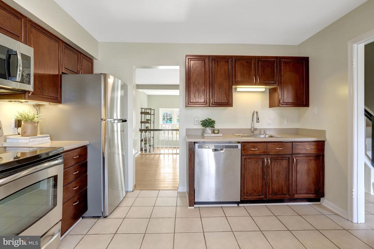 Interior, Kitchen, Stainless Steel Appliances