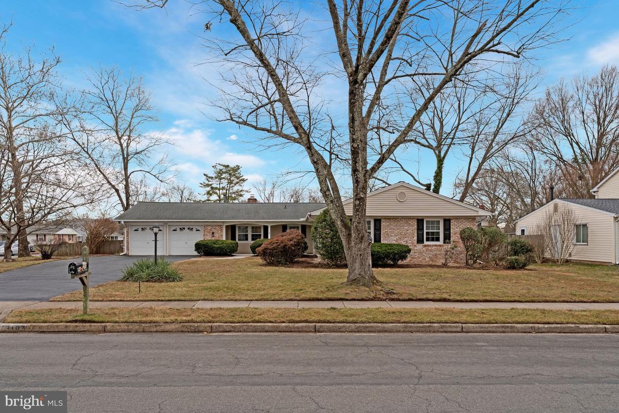 Attached, Exterior, Facade, Brick Facade, Ranch