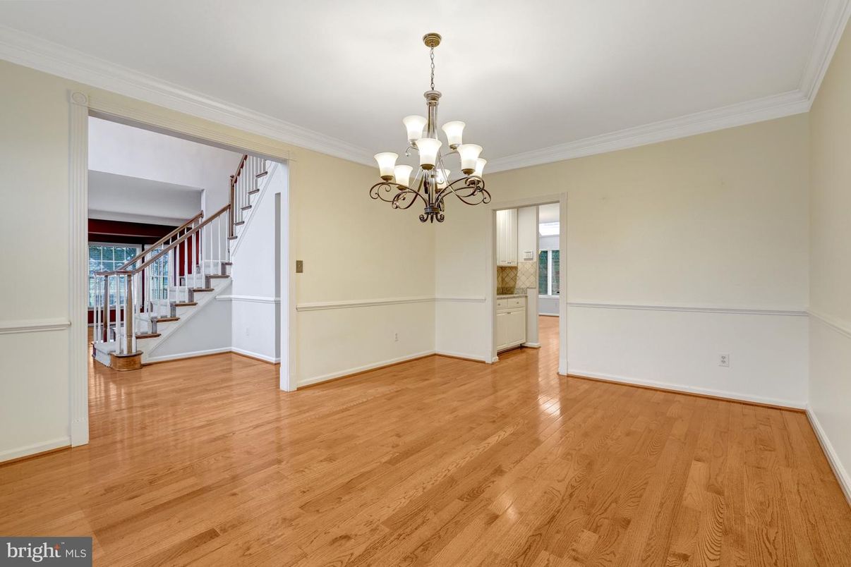 Chandelier, Empty room, Interior, Wood Texture Flooring