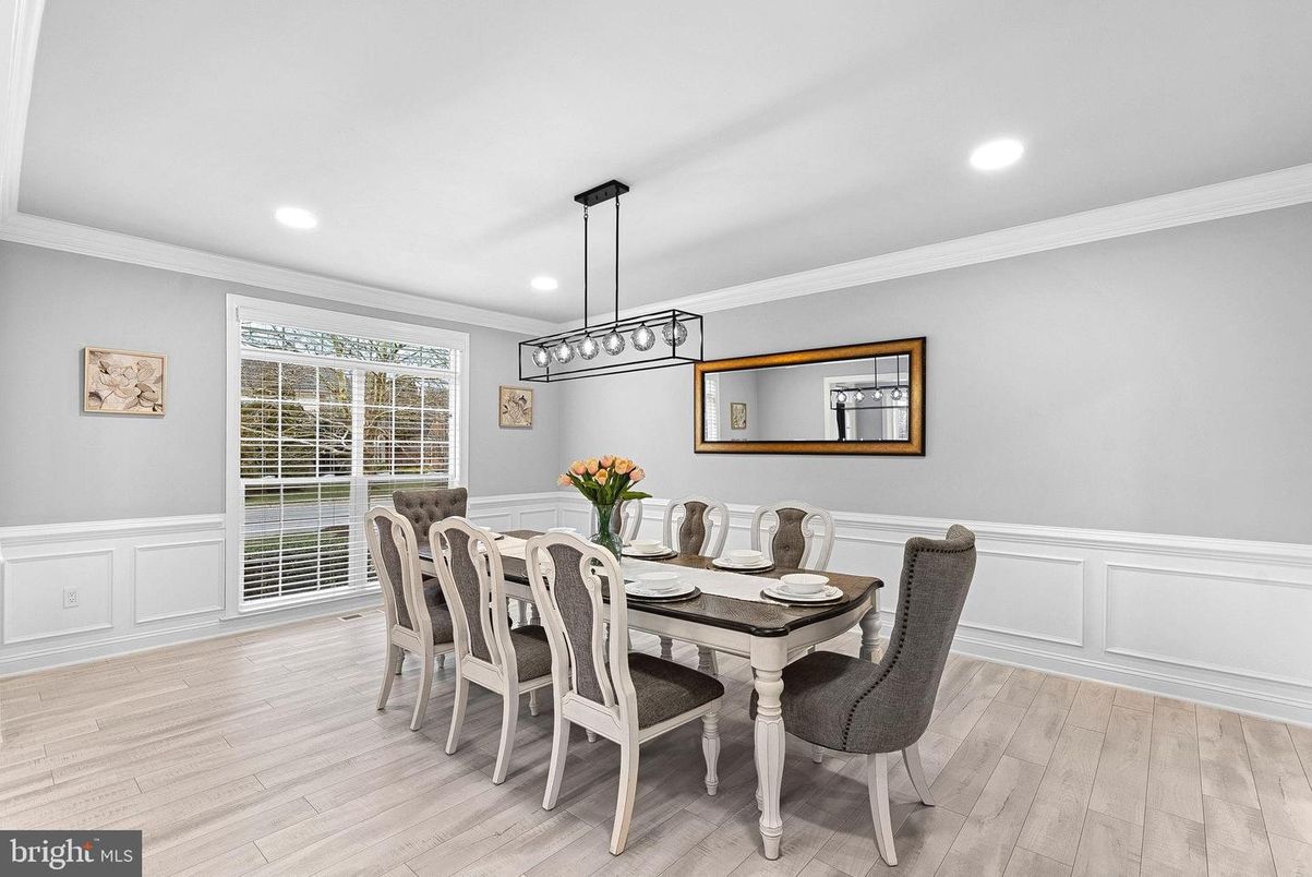 Dining room, Interior, Pendant Lights, Recessed Lighting, Wood Texture Flooring