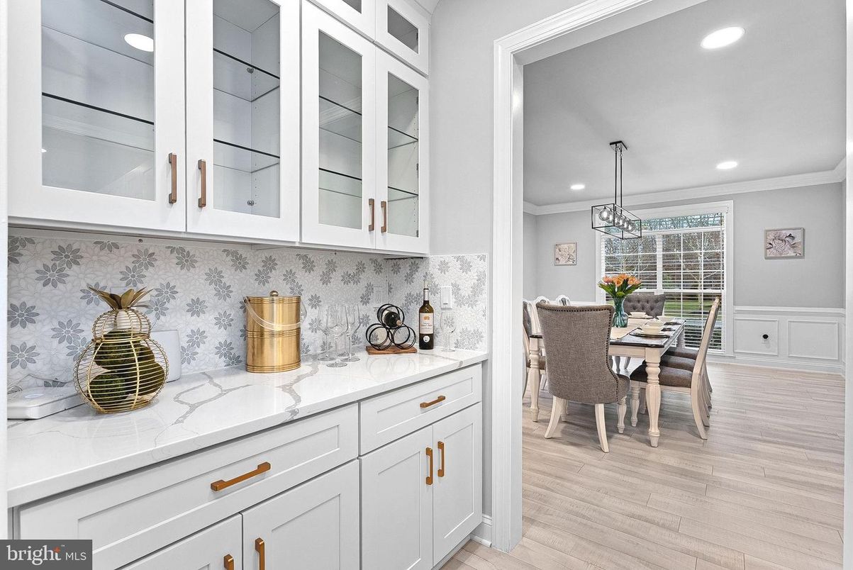 Dining room, Interior, Pendant Lights, Recessed Lighting, Wood Texture Flooring