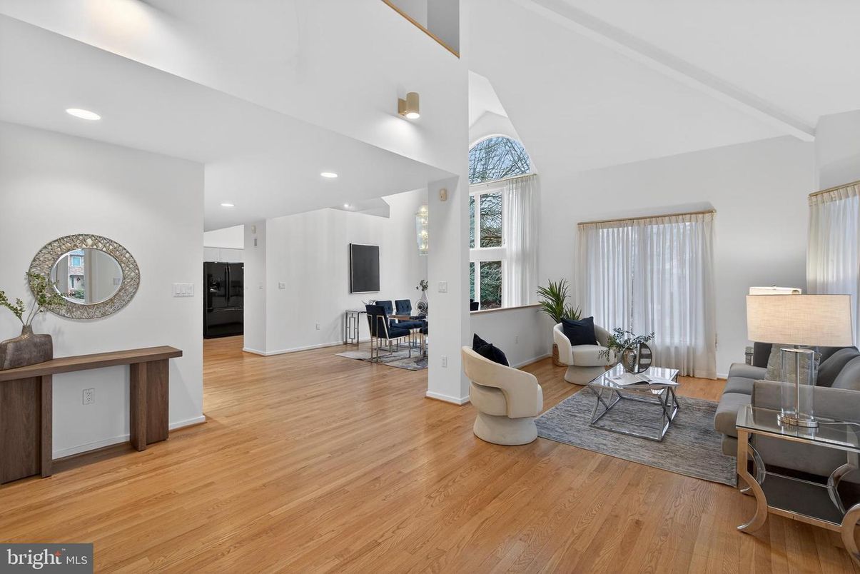 Dining room, Interior, Living room, Recessed Lighting, Wood Texture Flooring