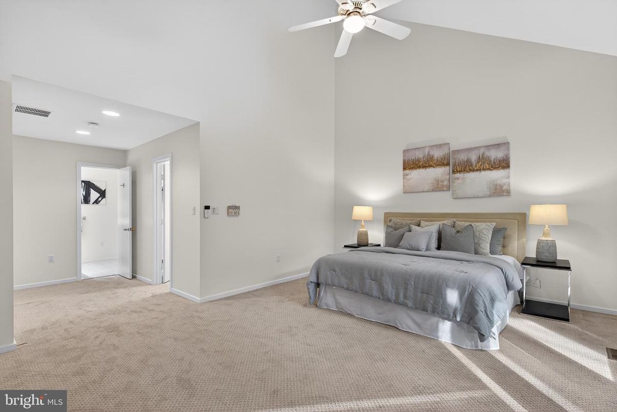 Bedroom, Interior, Recessed Lighting