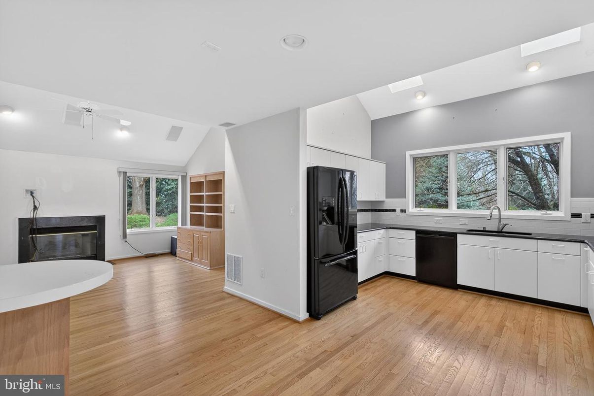 Fireplace, Interior, Kitchen, Recessed Lighting, Wood Texture Flooring