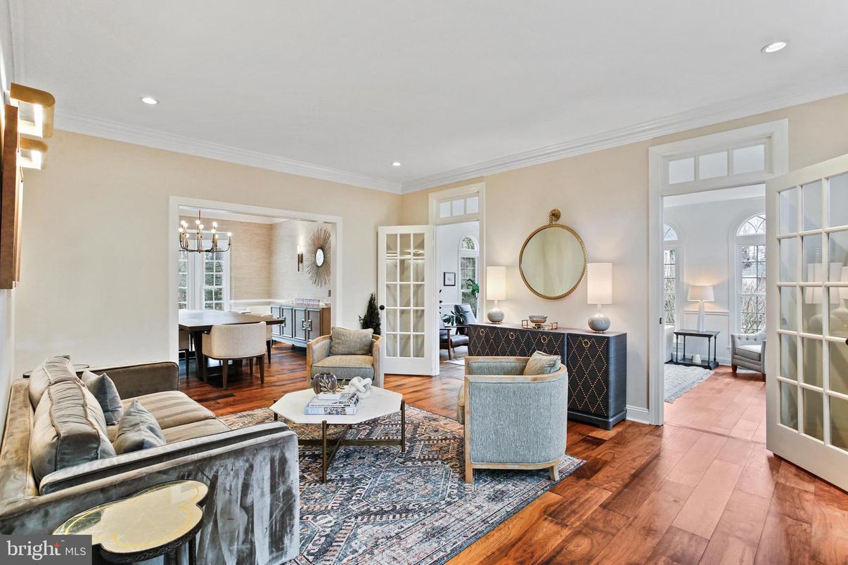 Dining room, Interior, Living room, Recessed Lighting, Wood Texture Flooring