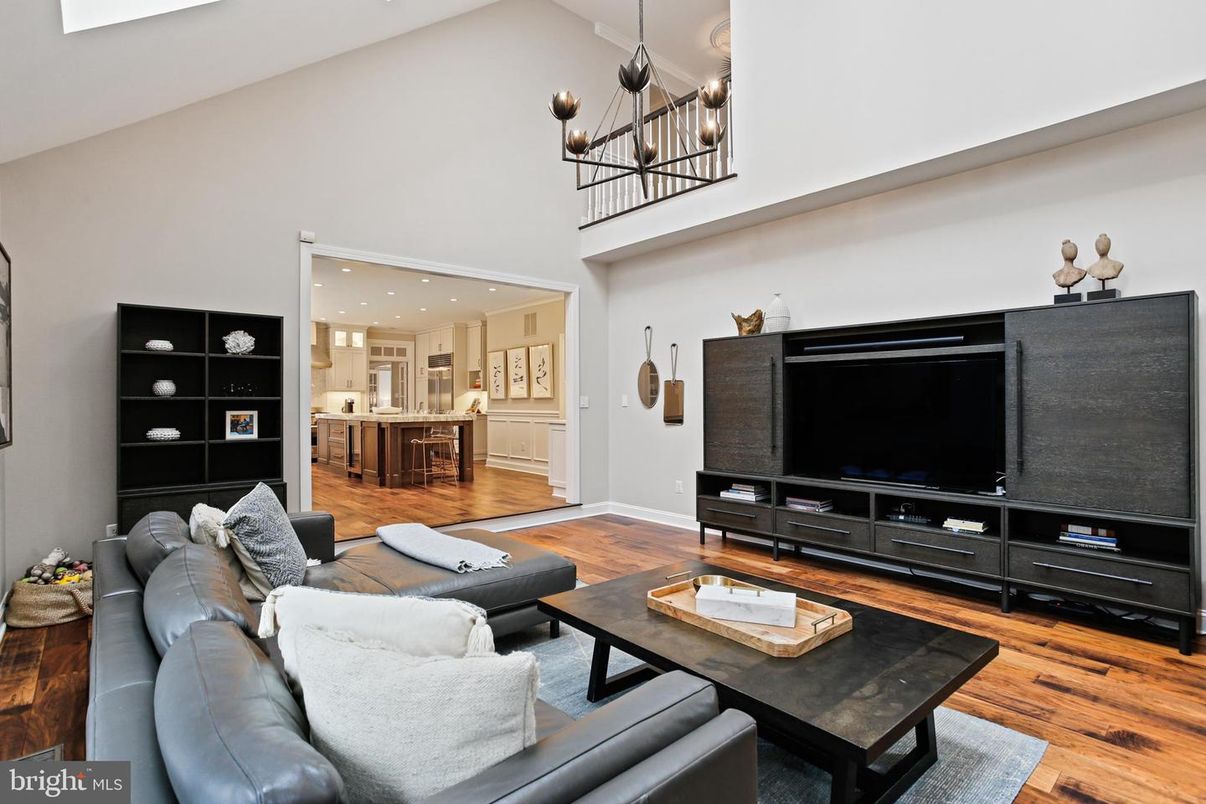 Chandelier, Interior, Kitchen, Living room, Pendant Lights, Recessed Lighting, Wood Texture Flooring