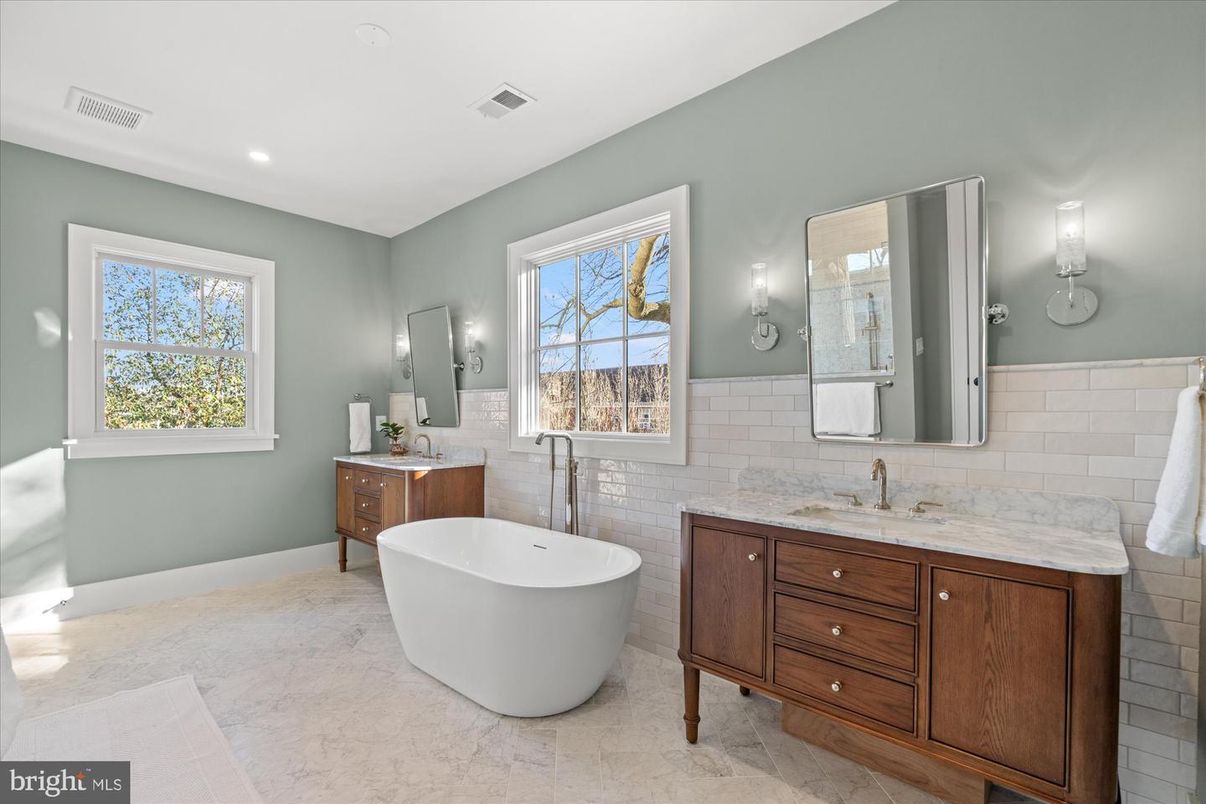 Bathroom, Dual Sink Vanities, Free Standing Baths, Interior, Recessed Lighting