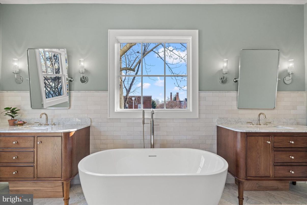 Bathroom, Dual Sink Vanities, Free Standing Baths, Interior