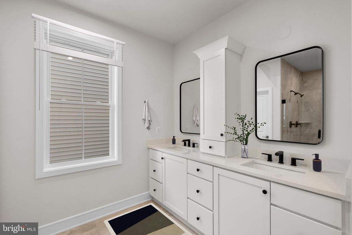 Bathroom, Dual Sink Vanities, Interior