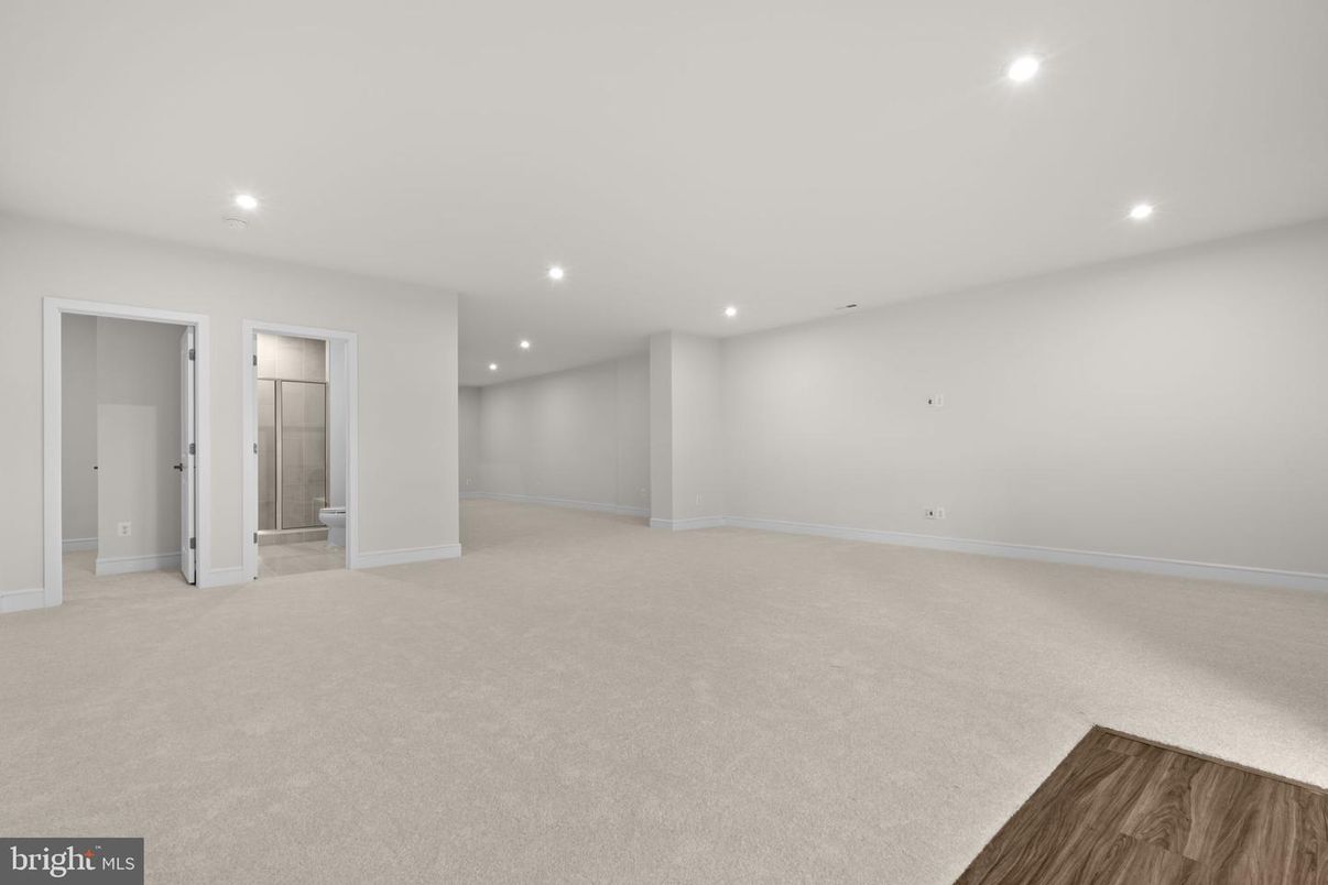 Empty room, Interior, Recessed Lighting