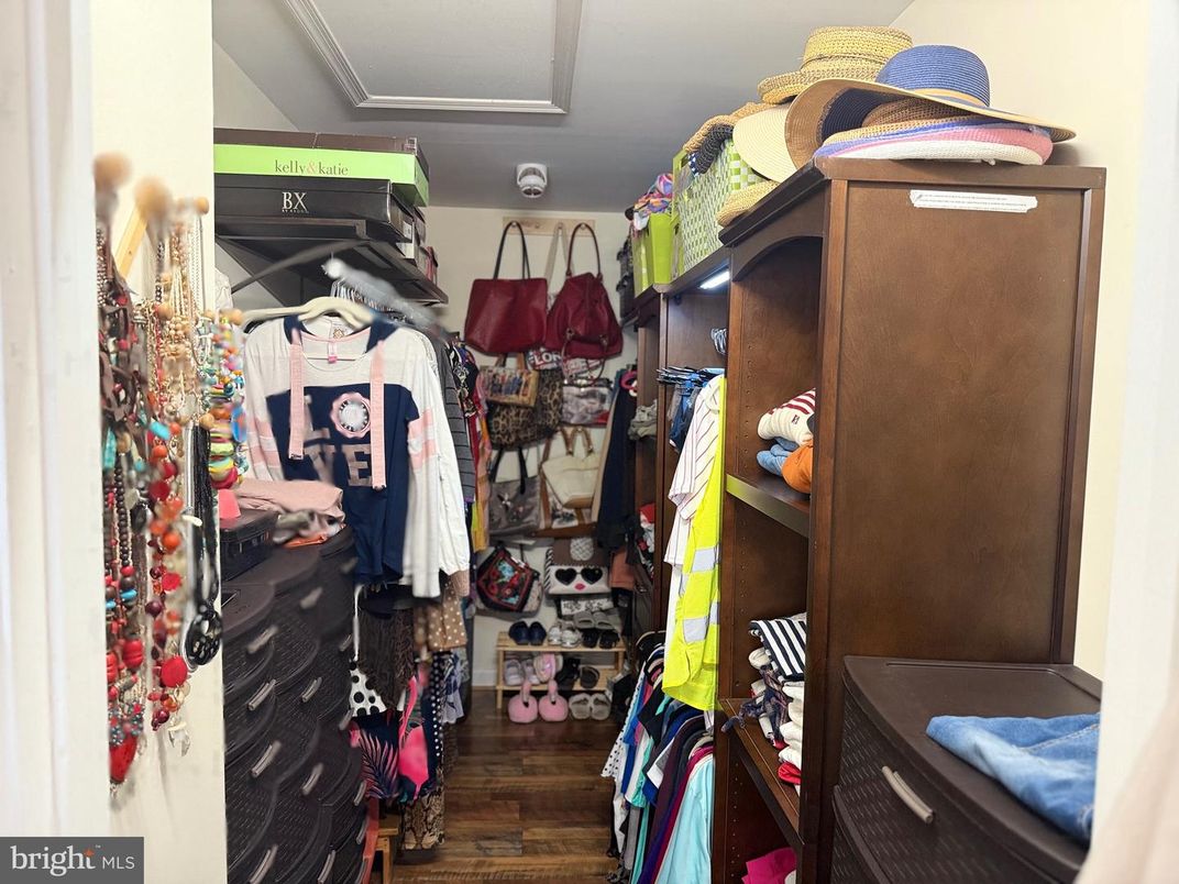 Interior, Walk-in Closets