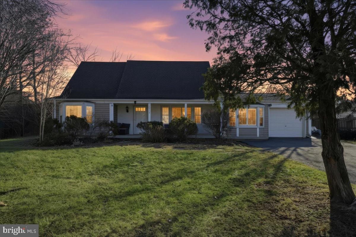 Attached, Backyard, Exterior, Facade, Cape Cod