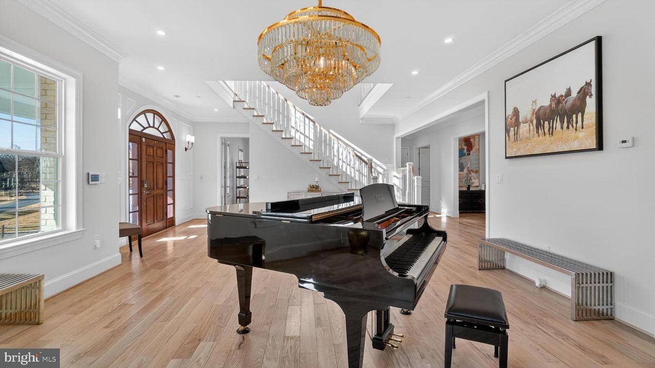 Chandelier, Interior, Piano, Recessed Lighting, Wood Texture Flooring