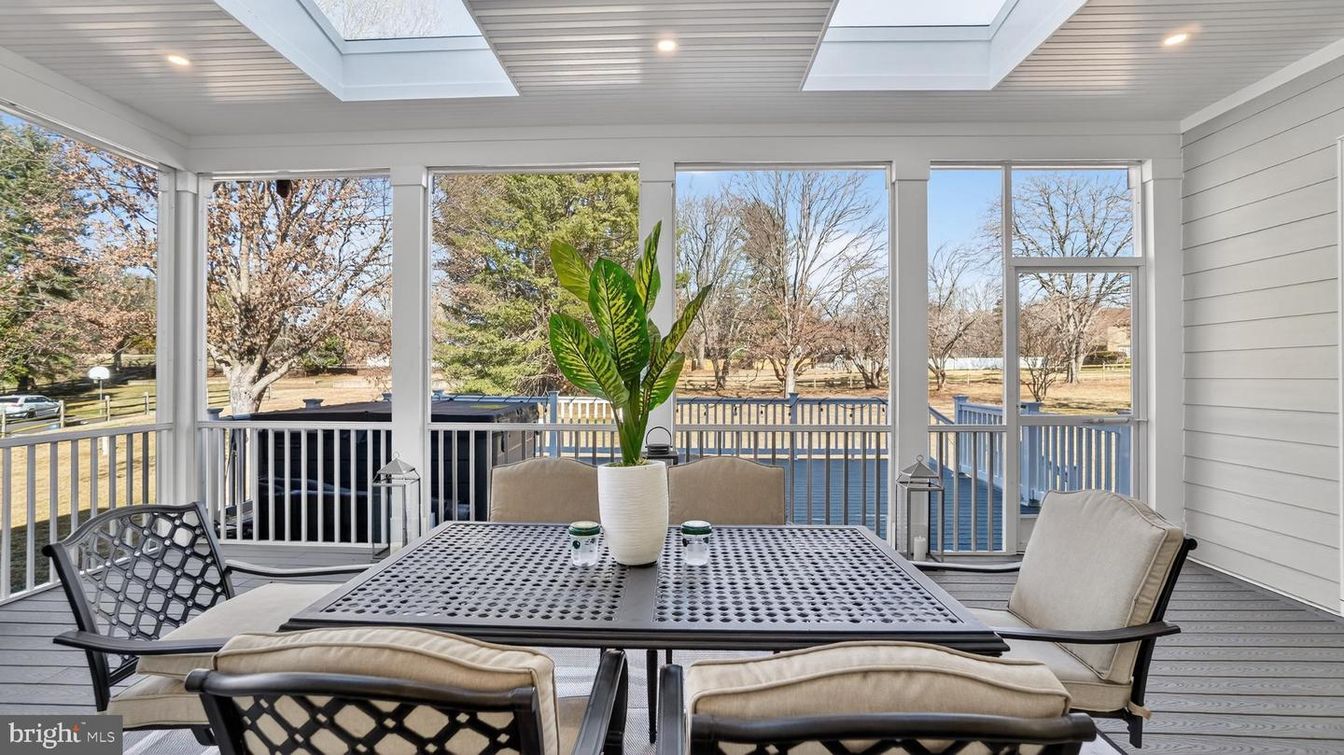 Dining room, Interior, Recessed Lighting, Sun Room