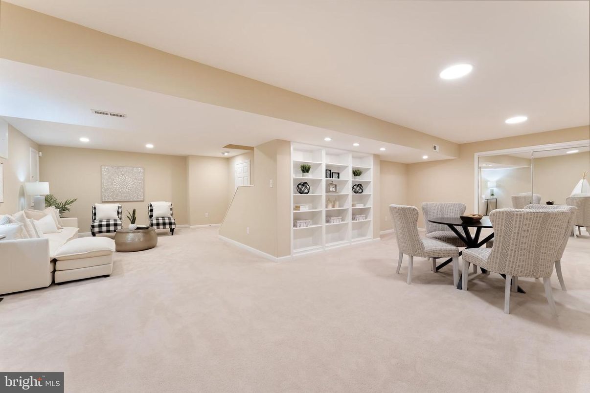 Dining room, Interior, Living room, Recessed Lighting