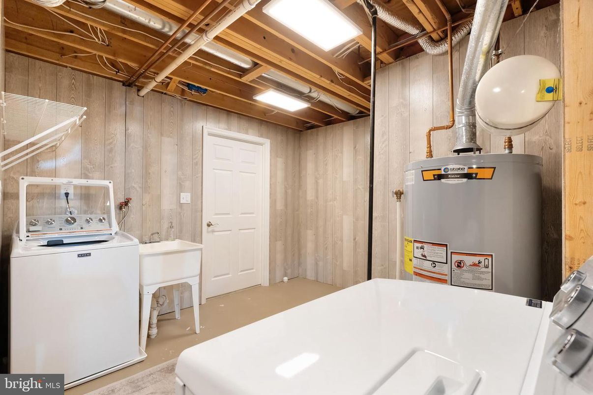 Interior, Washer, Wooden Walls