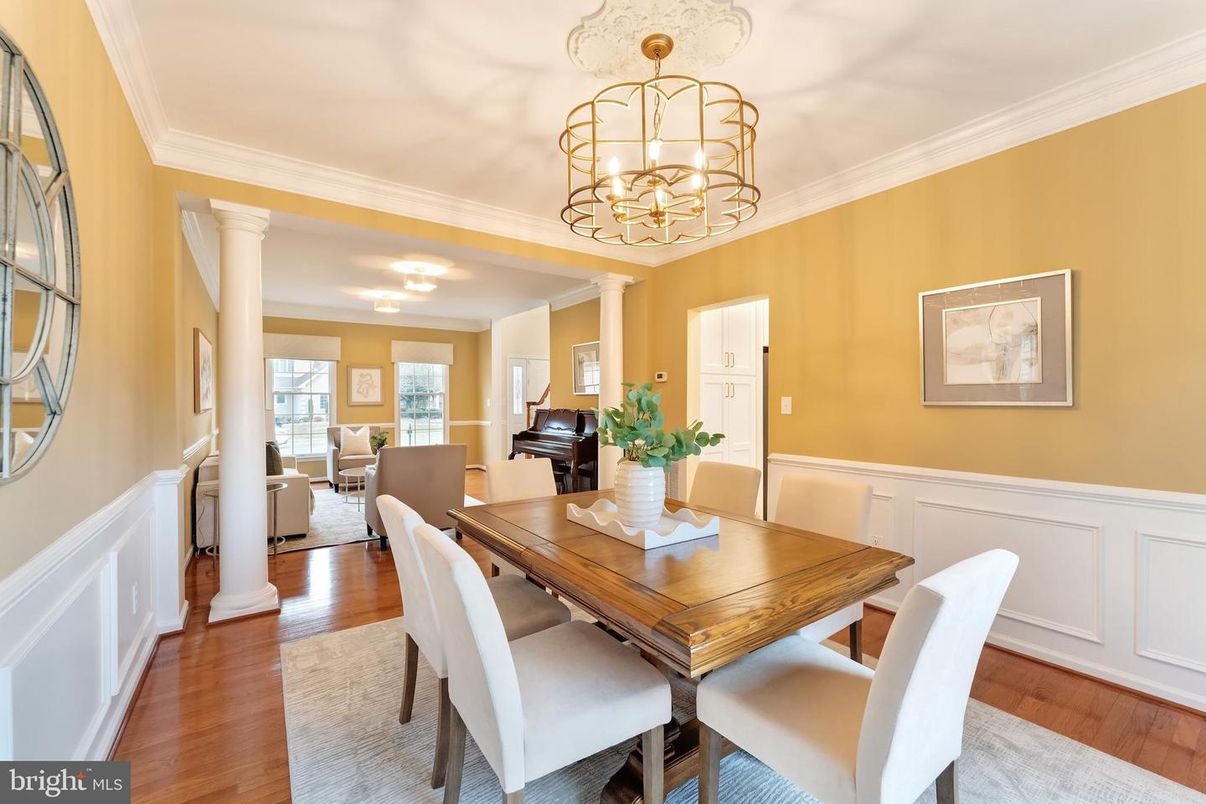 Chandelier, Dining room, Interior, Living room, Piano, Wood Texture Flooring
