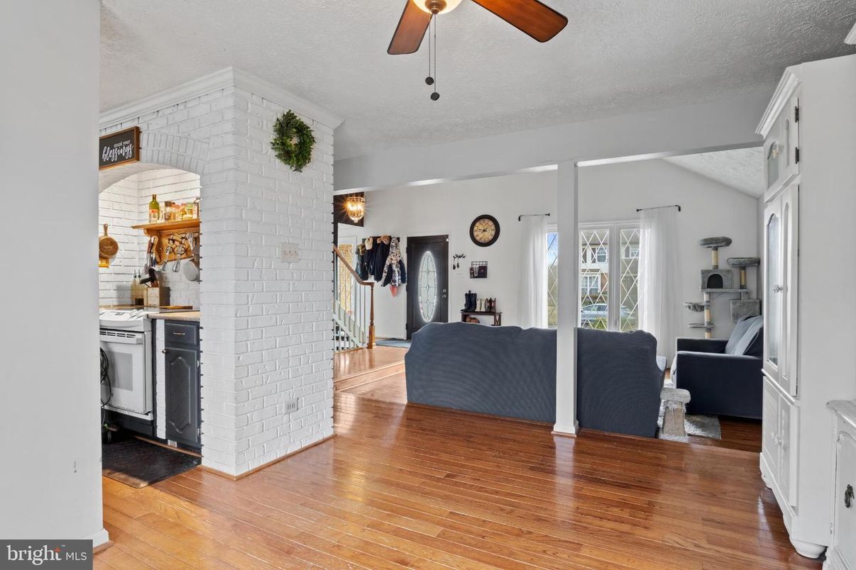 Interior, Kitchen, Stone Walls, Wood Texture Flooring