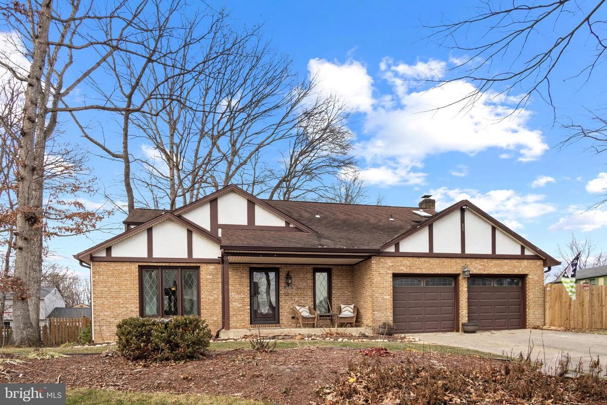 Attached, Exterior, Facade, Brick Facade, Tudor Revival