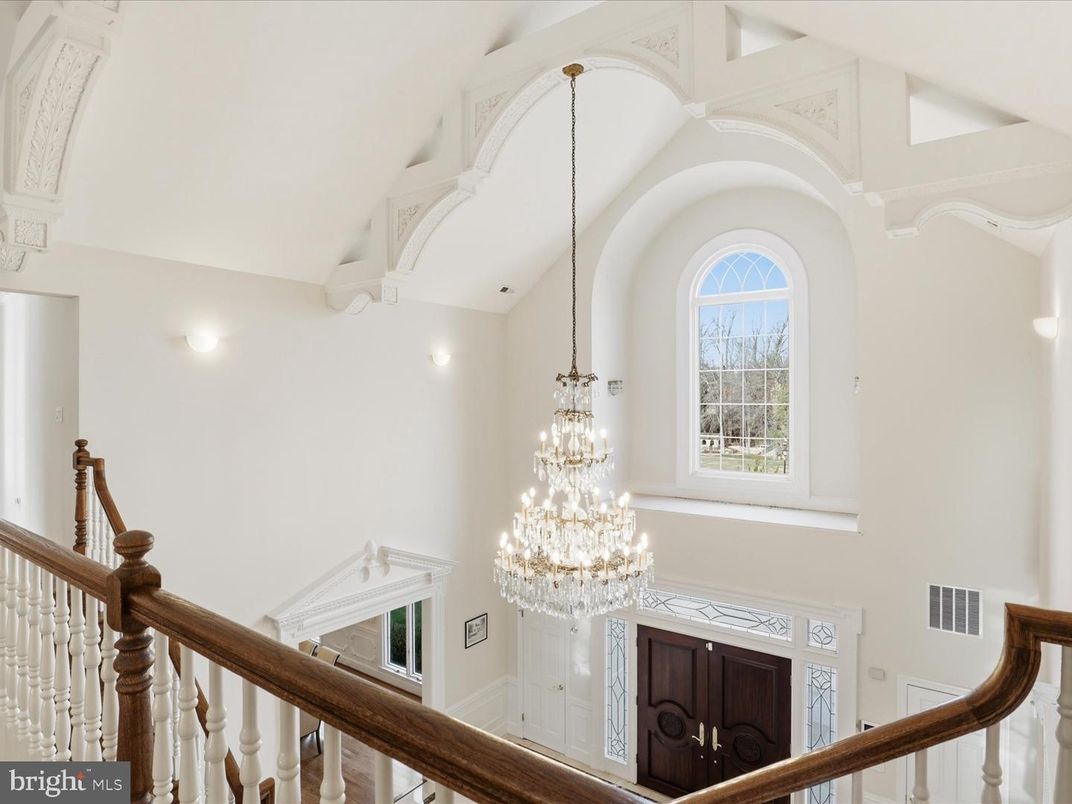 Chandelier, Interior